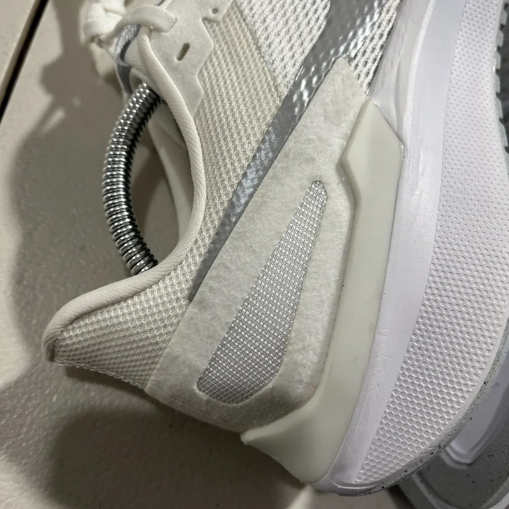 Nike Air Zoom Structure 25 Running Shoes Womens 11 Metallic Mens 9.5 DJ7884-101